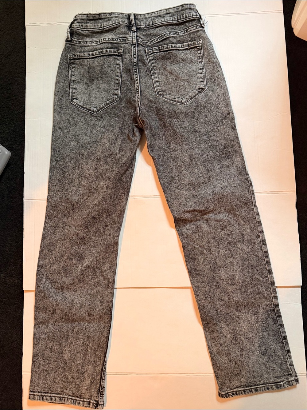 Vera Wang Women's Grey Acid-Wash Straight Leg Jeans